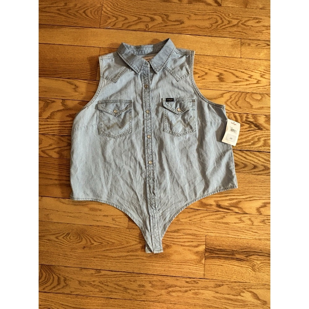 Wrangler Denim Sleeveless Top Woman's L Light-wash Western wear Pearl Snap NWT